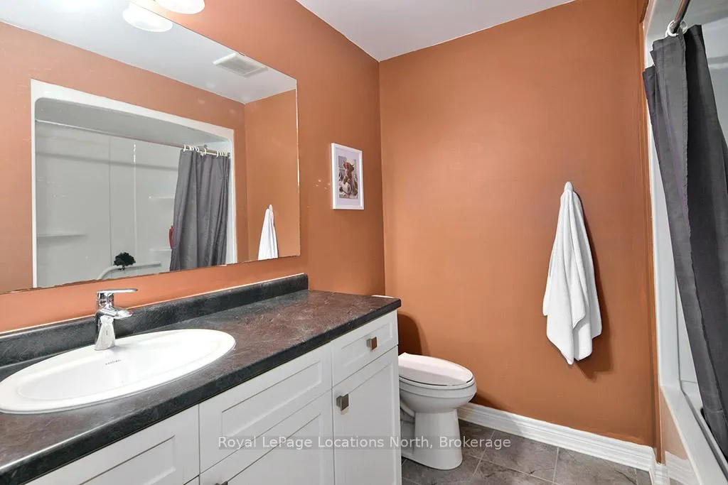 Photo 28 of 38 Plewes Drive, Collingwood — HOMEH