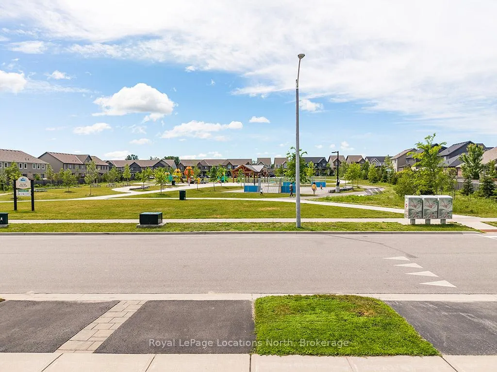 Photo 36 of 38 Plewes Drive, Collingwood — HOMEH