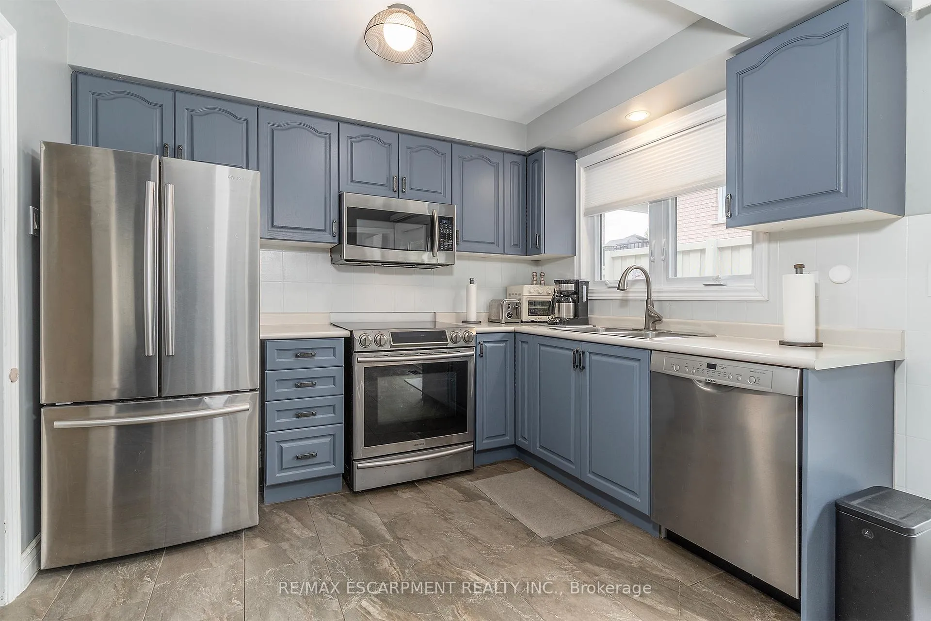 Photo 8 of 170 Seminole Road, Hamilton, Ancaster — HOMEH