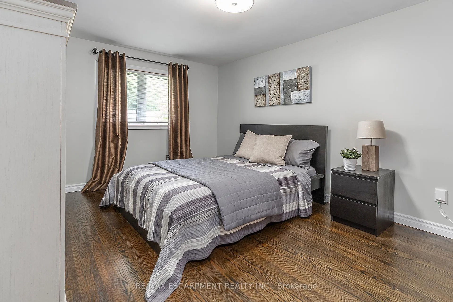 Photo 13 of 170 Seminole Road, Hamilton, Ancaster — HOMEH