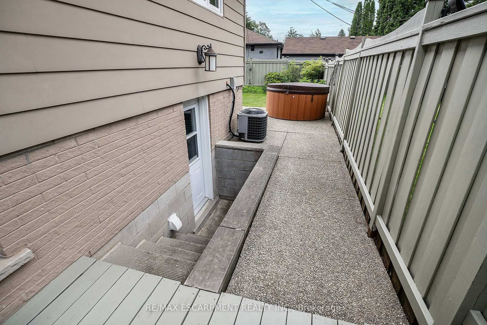 Photo 19 of 170 Seminole Road, Hamilton, Ancaster — HOMEH
