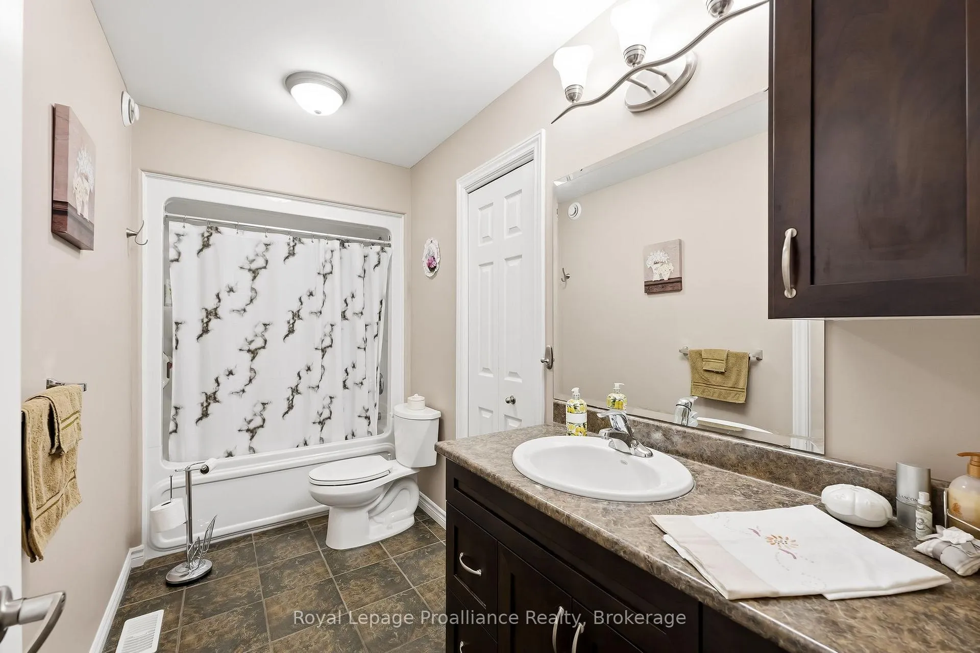 Photo 14 of 23 Fox Den Drive, Brighton, Brighton (Town) — HOMEH