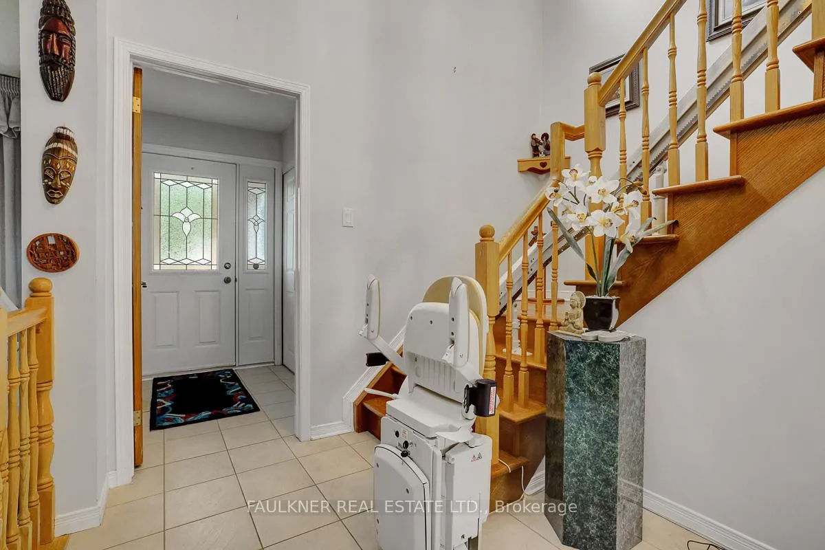 Photo 4 of 1526 Bourcier Drive, Ottawa, Bilberry Creek/Queenswood Heights — HOMEH