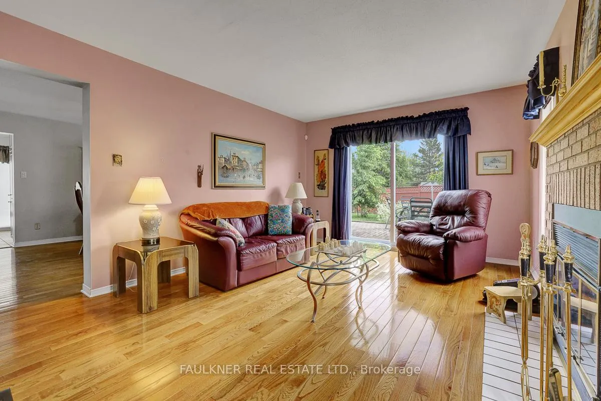 Photo 10 of 1526 Bourcier Drive, Ottawa, Bilberry Creek/Queenswood Heights — HOMEH