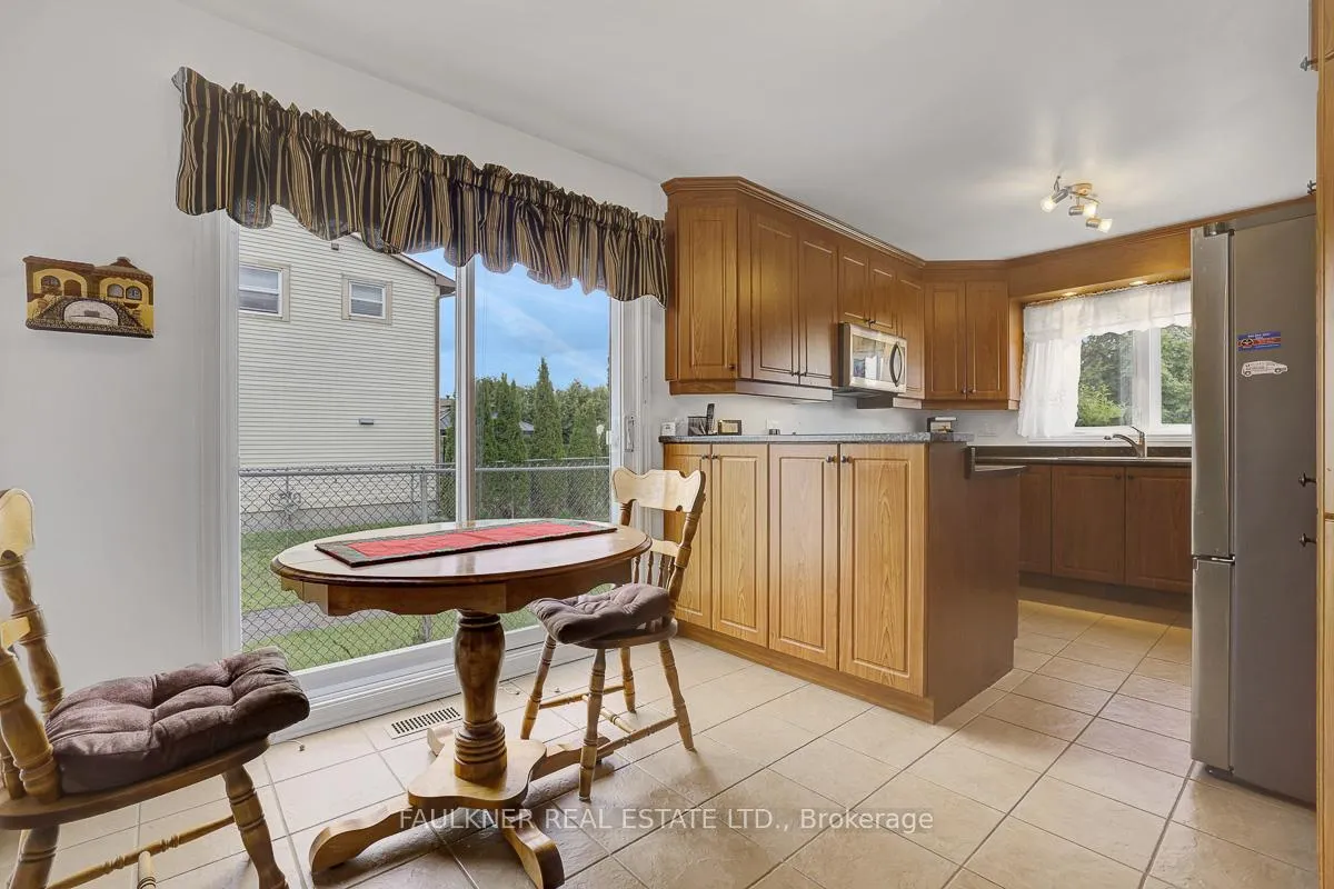 Photo 12 of 1526 Bourcier Drive, Ottawa, Bilberry Creek/Queenswood Heights — HOMEH