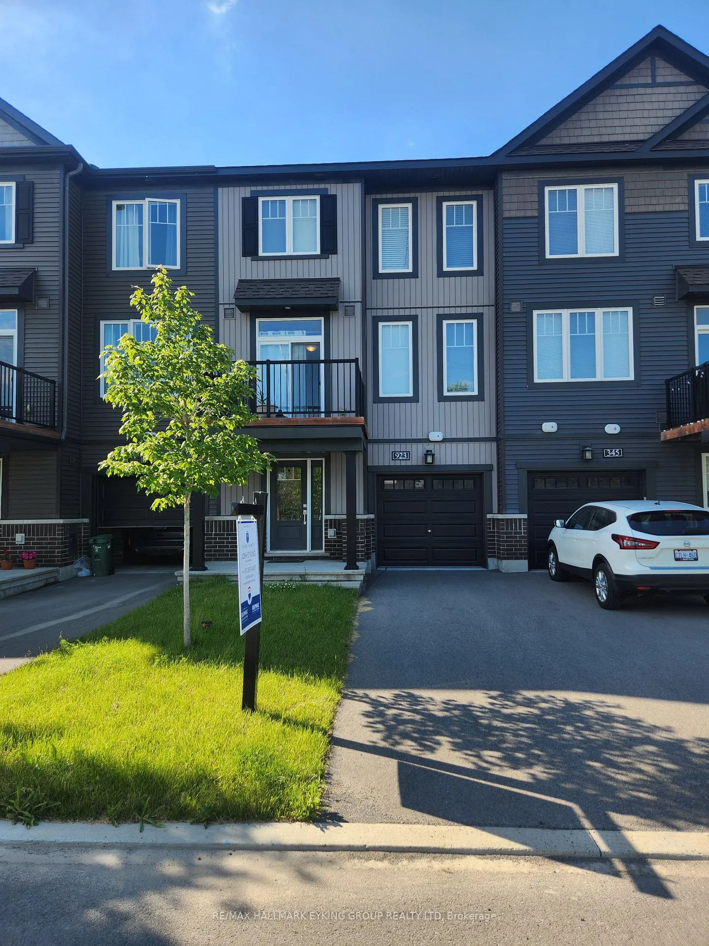 Front of 923 Lixnaw Court