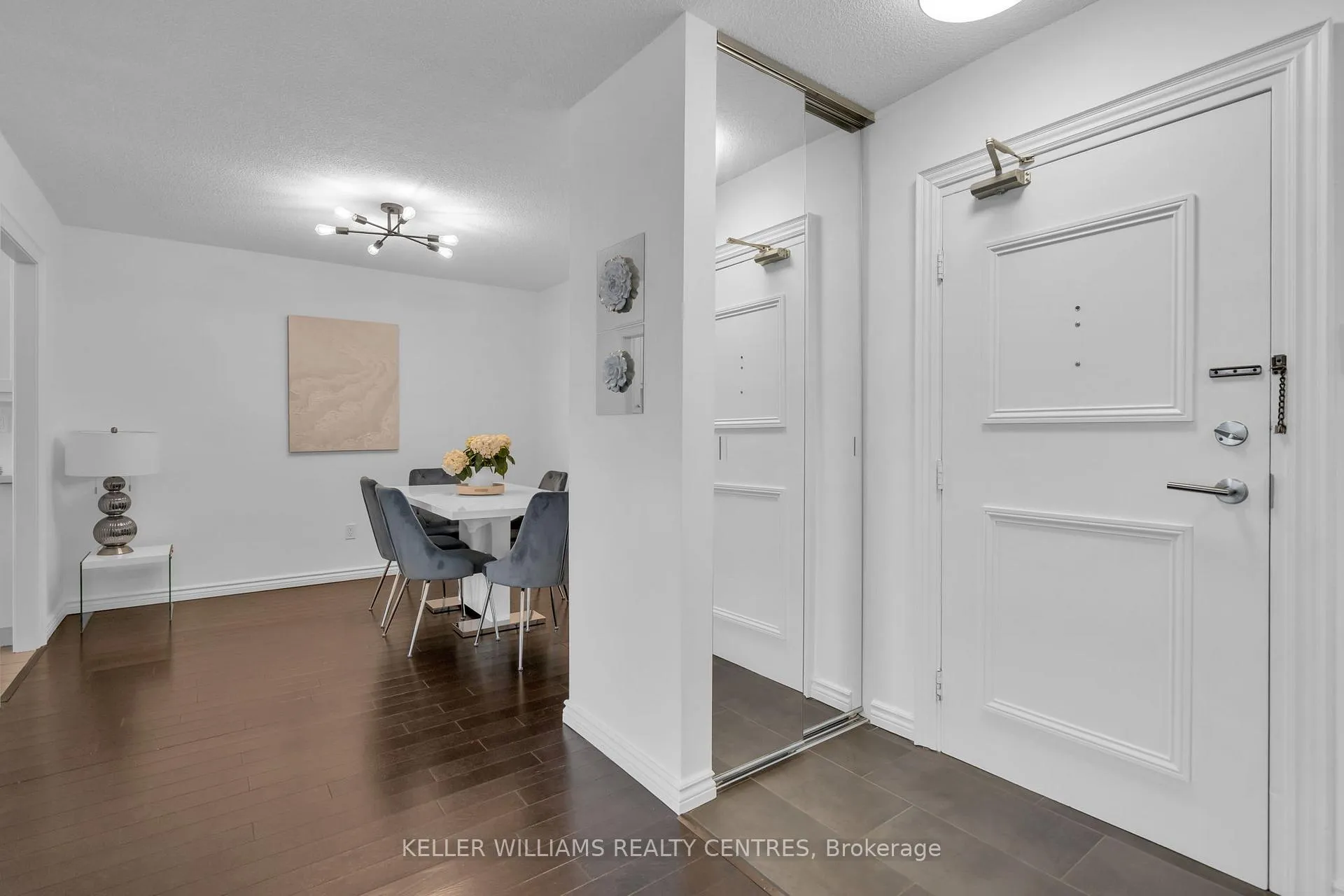 Photo 8 of Unit 407, 7811 Yonge Street, Markham, Thornhill — HOMEH