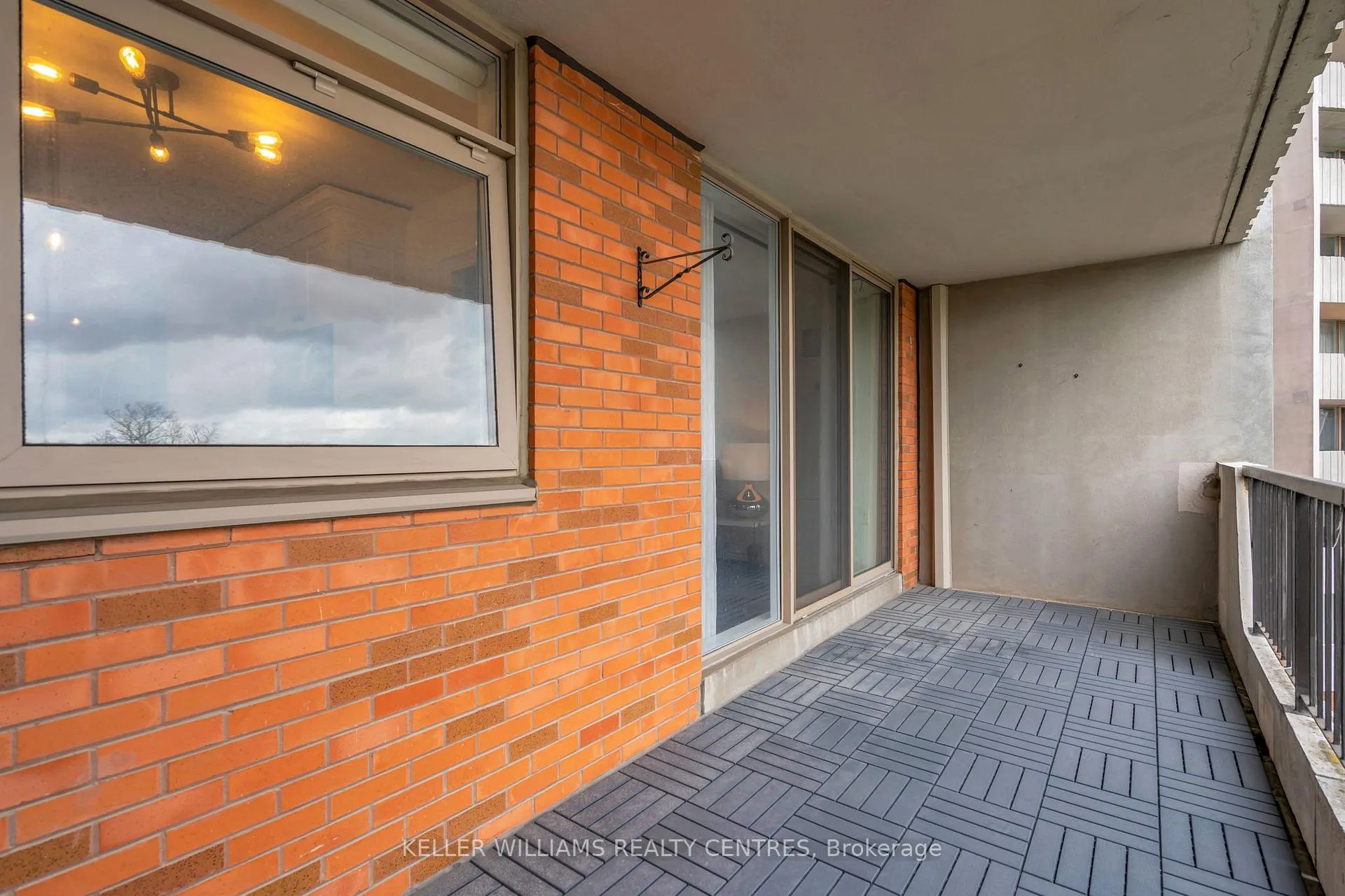 Photo 13 of Unit 407, 7811 Yonge Street, Markham, Thornhill — HOMEH