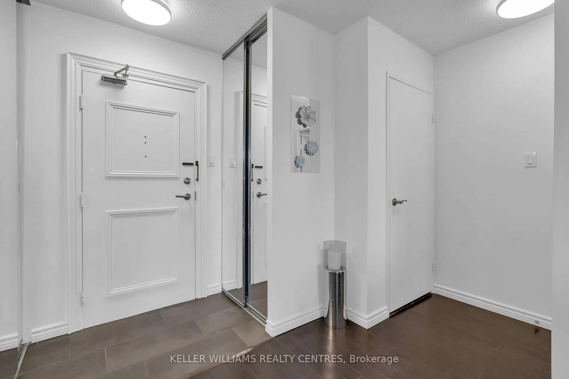 Photo 15 of Unit 407, 7811 Yonge Street, Markham, Thornhill — HOMEH