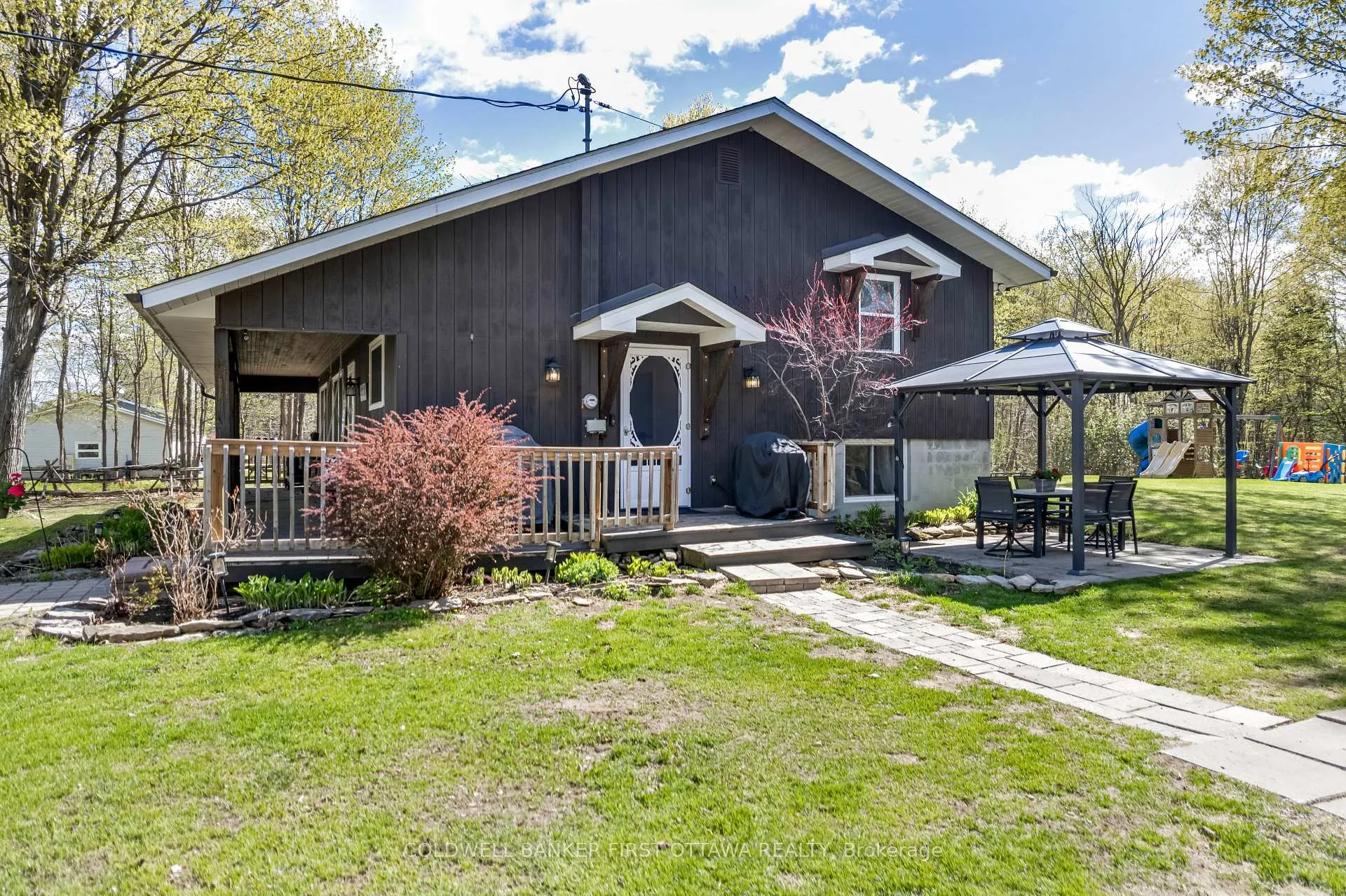 Photo 5 of 3 Tower Road, Rideau Lakes, Rideau Lakes (South Elmsley) Twp — HOMEH