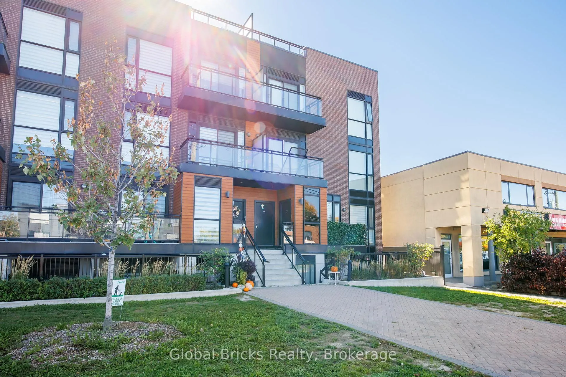 Photo 2 of Unit A102, 5309 Highway 7, Vaughan, Vaughan Grove — HOMEH