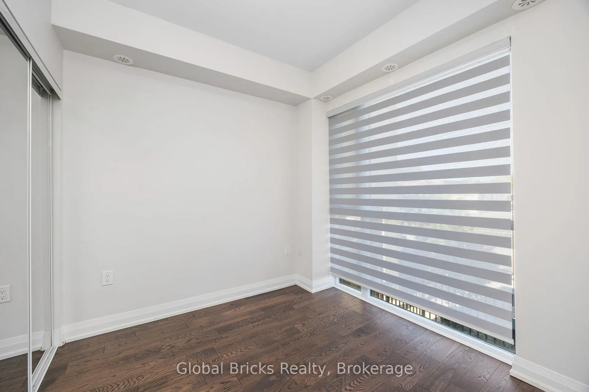 Photo 17 of Unit A102, 5309 Highway 7, Vaughan, Vaughan Grove — HOMEH