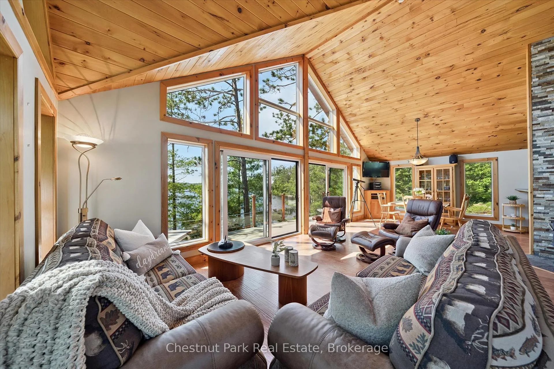 Photo 13 of 1 Diamond Island, Gravenhurst, Muskoka (S) — HOMEH
