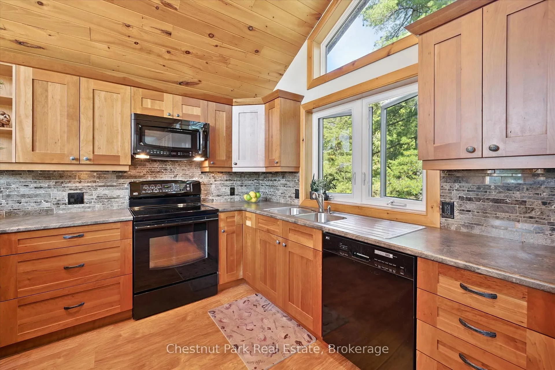 Photo 18 of 1 Diamond Island, Gravenhurst, Muskoka (S) — HOMEH