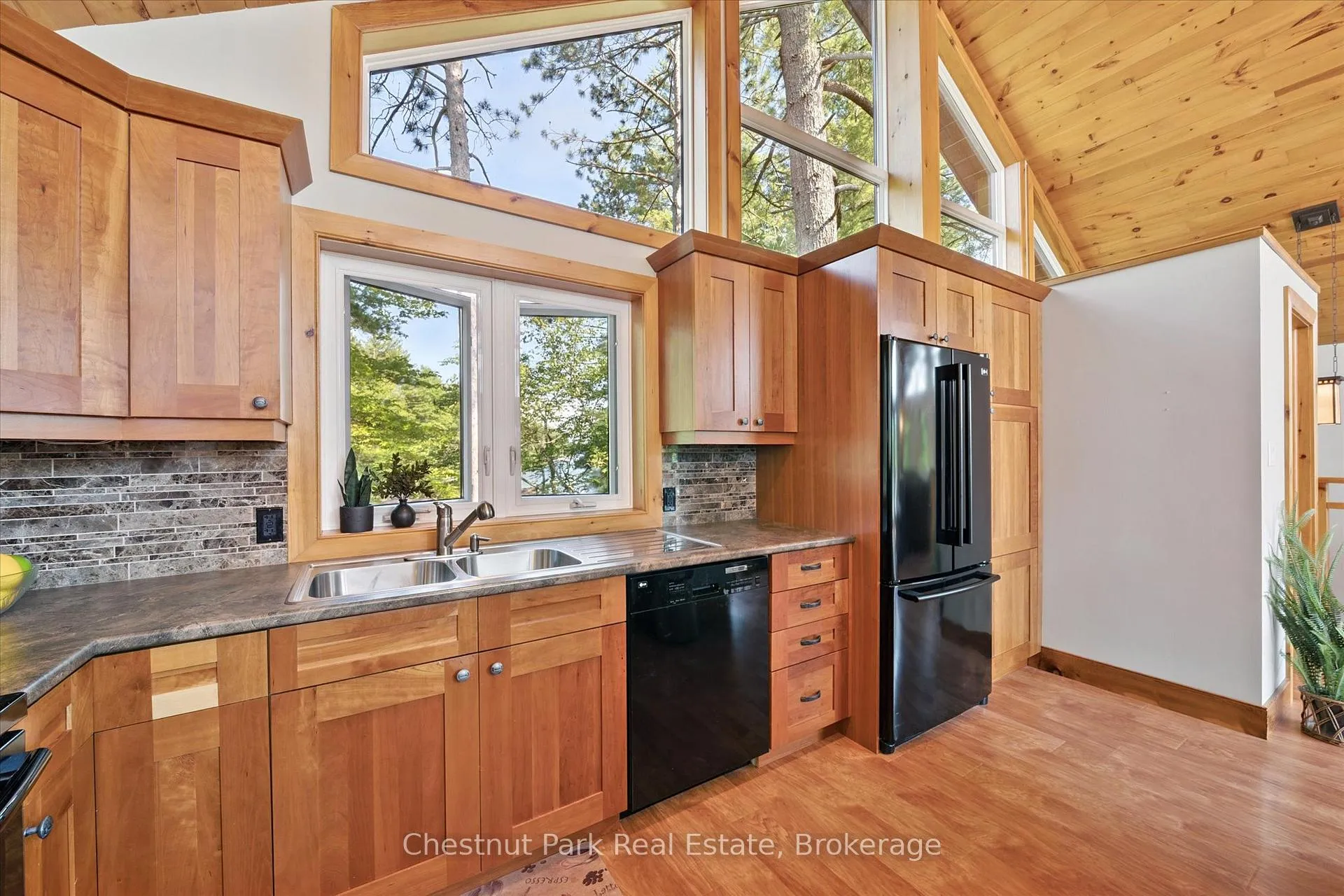 Photo 19 of 1 Diamond Island, Gravenhurst, Muskoka (S) — HOMEH