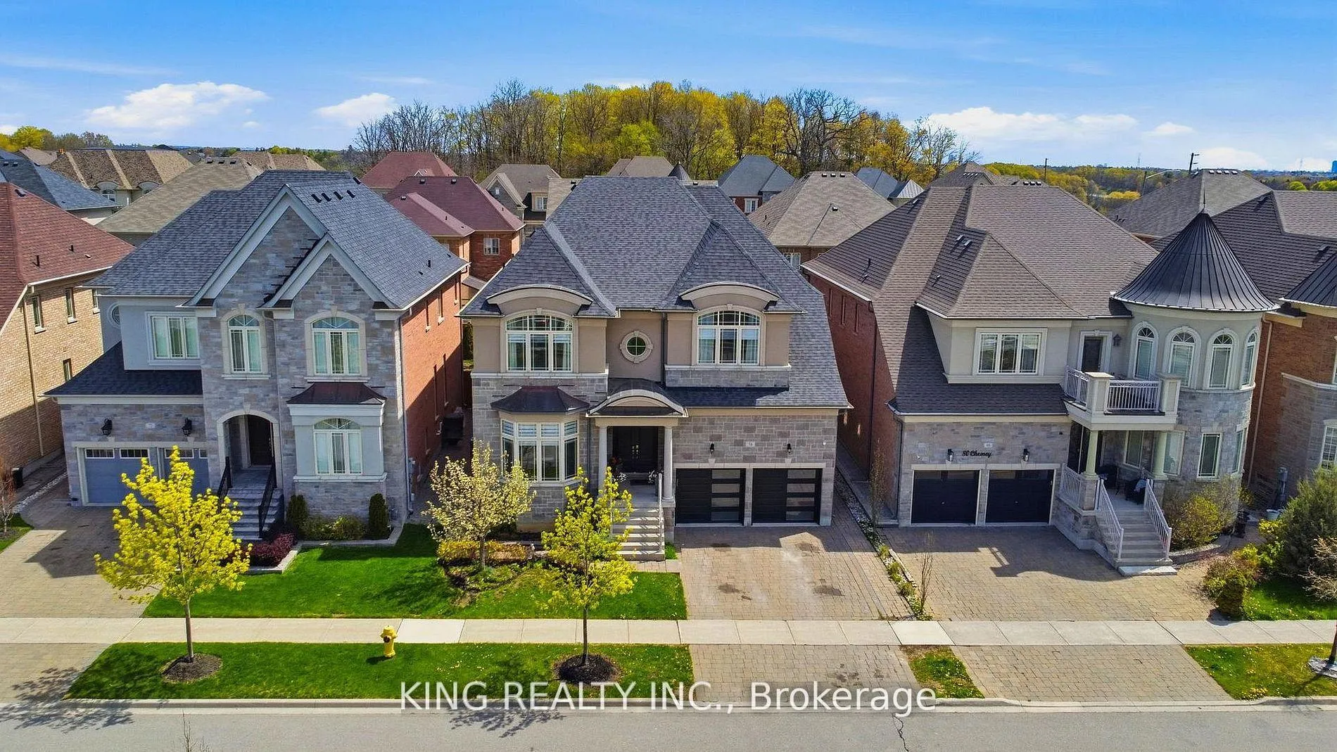 Photo 2 of 76 Chesney Crescent, Vaughan, Kleinburg — HOMEH