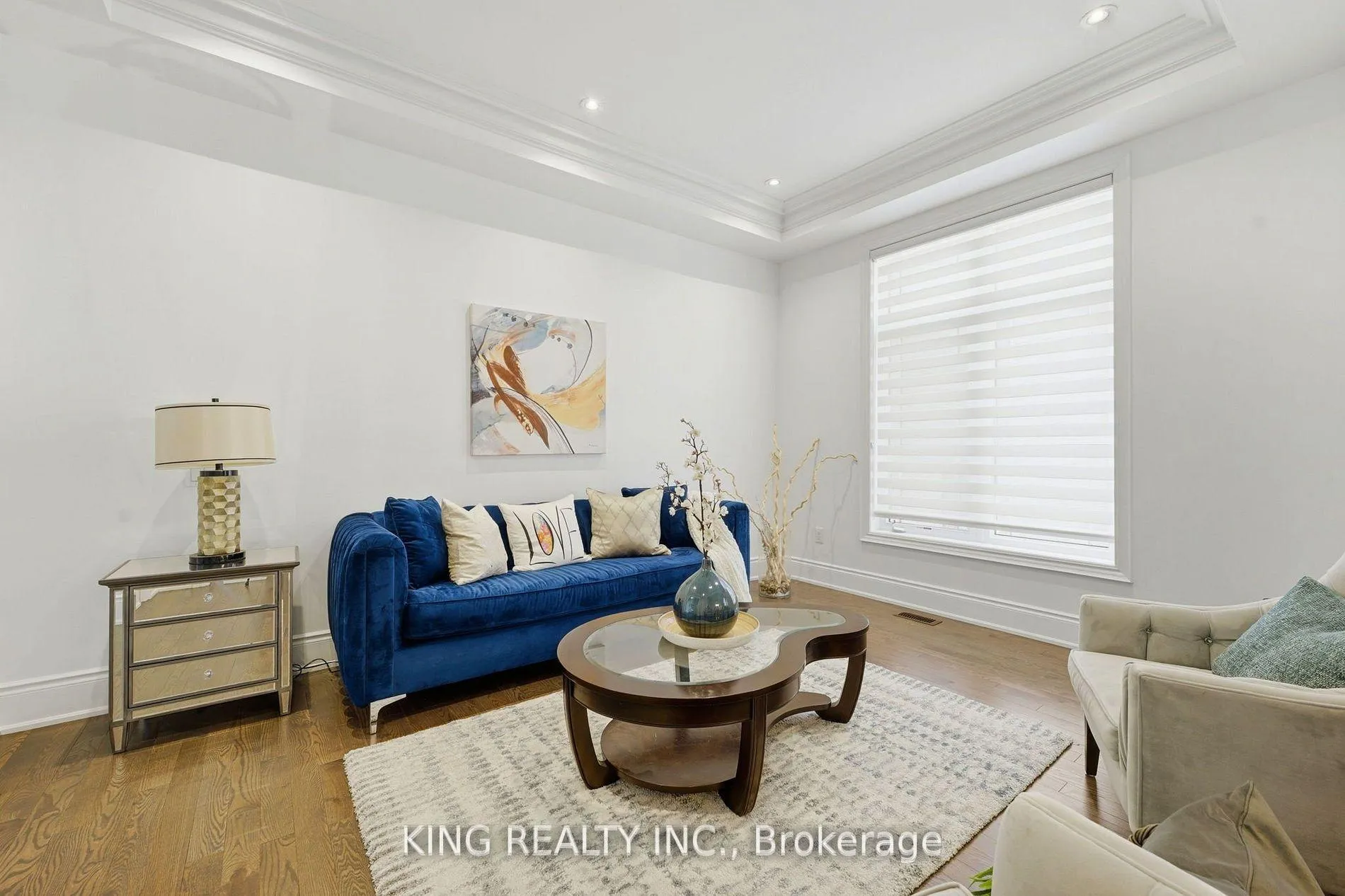Photo 7 of 76 Chesney Crescent, Vaughan, Kleinburg — HOMEH