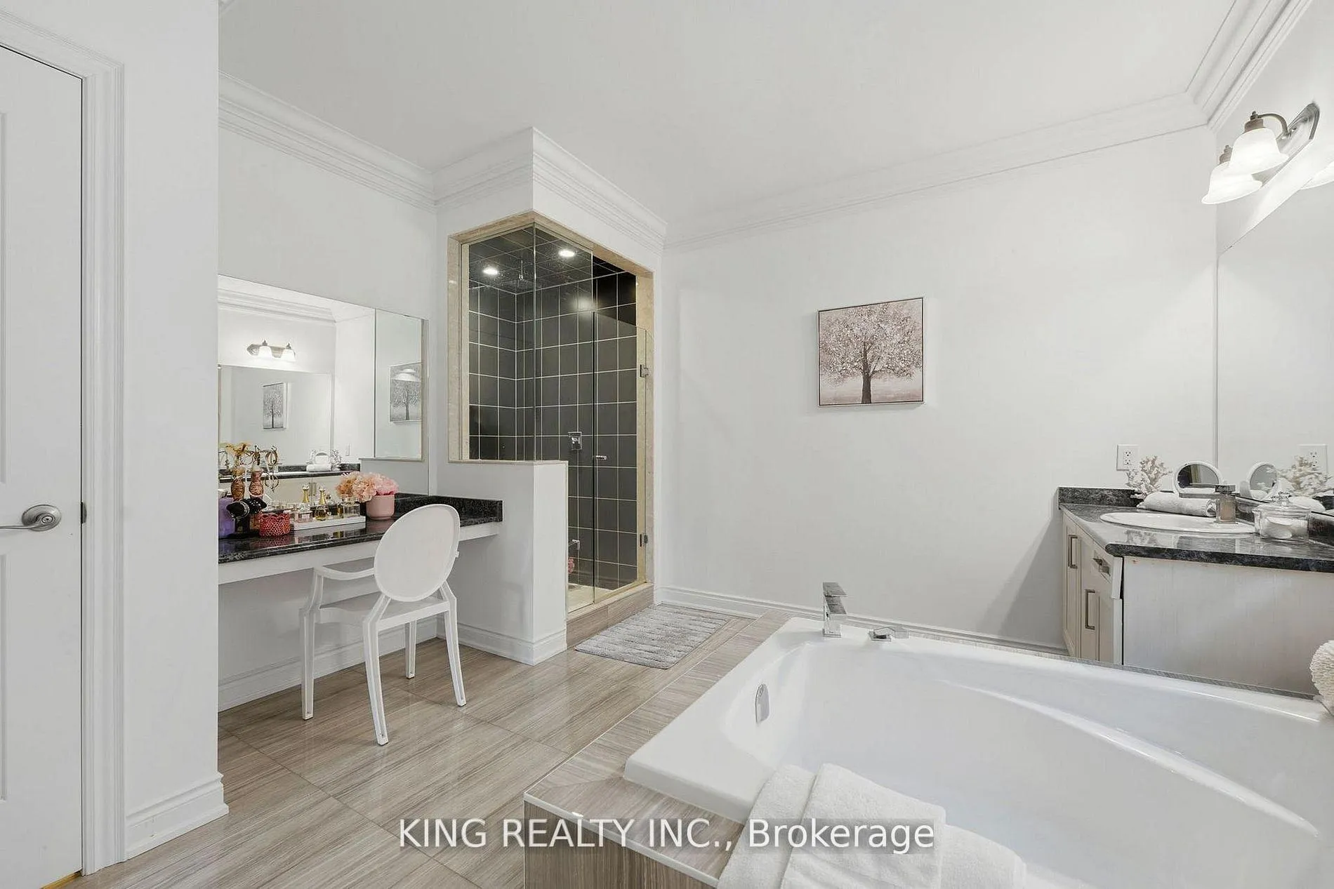 Photo 23 of 76 Chesney Crescent, Vaughan, Kleinburg — HOMEH