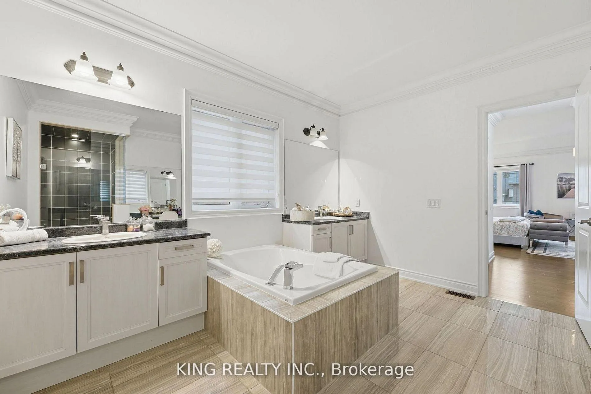 Photo 24 of 76 Chesney Crescent, Vaughan, Kleinburg — HOMEH
