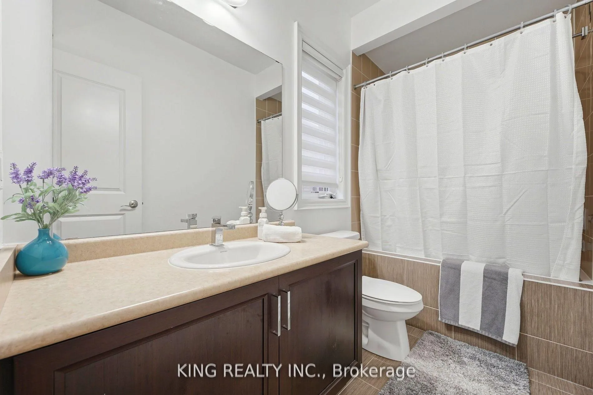 Photo 33 of 76 Chesney Crescent, Vaughan, Kleinburg — HOMEH