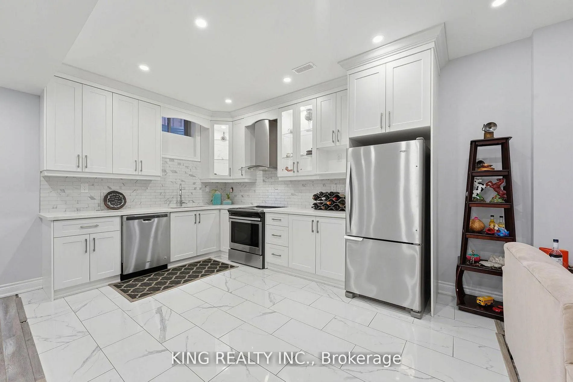 Photo 38 of 76 Chesney Crescent, Vaughan, Kleinburg — HOMEH