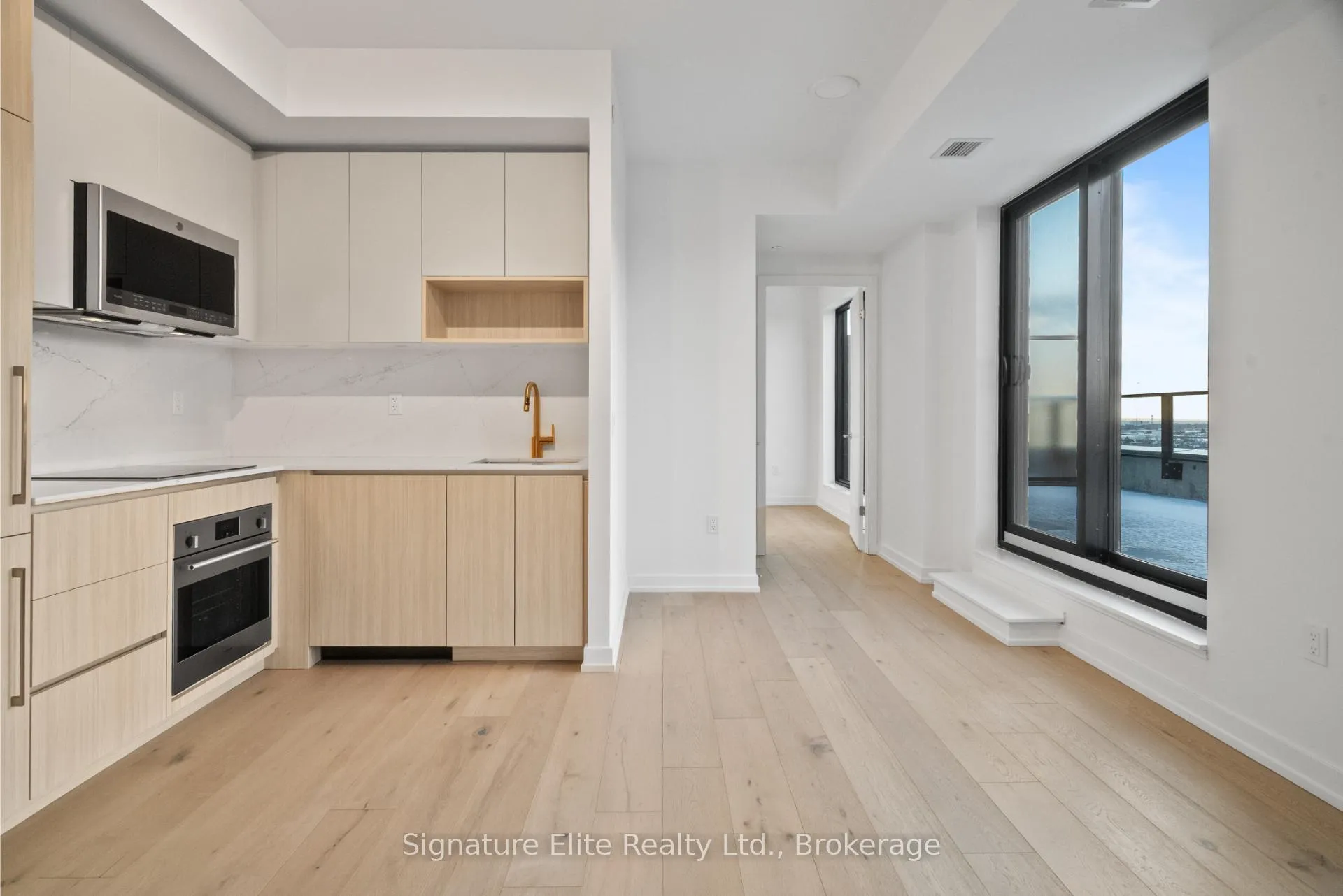 Photo 2 of Unit 1014, 801 The Queensway, Etobicoke, Stonegate-Queensway — HOMEH