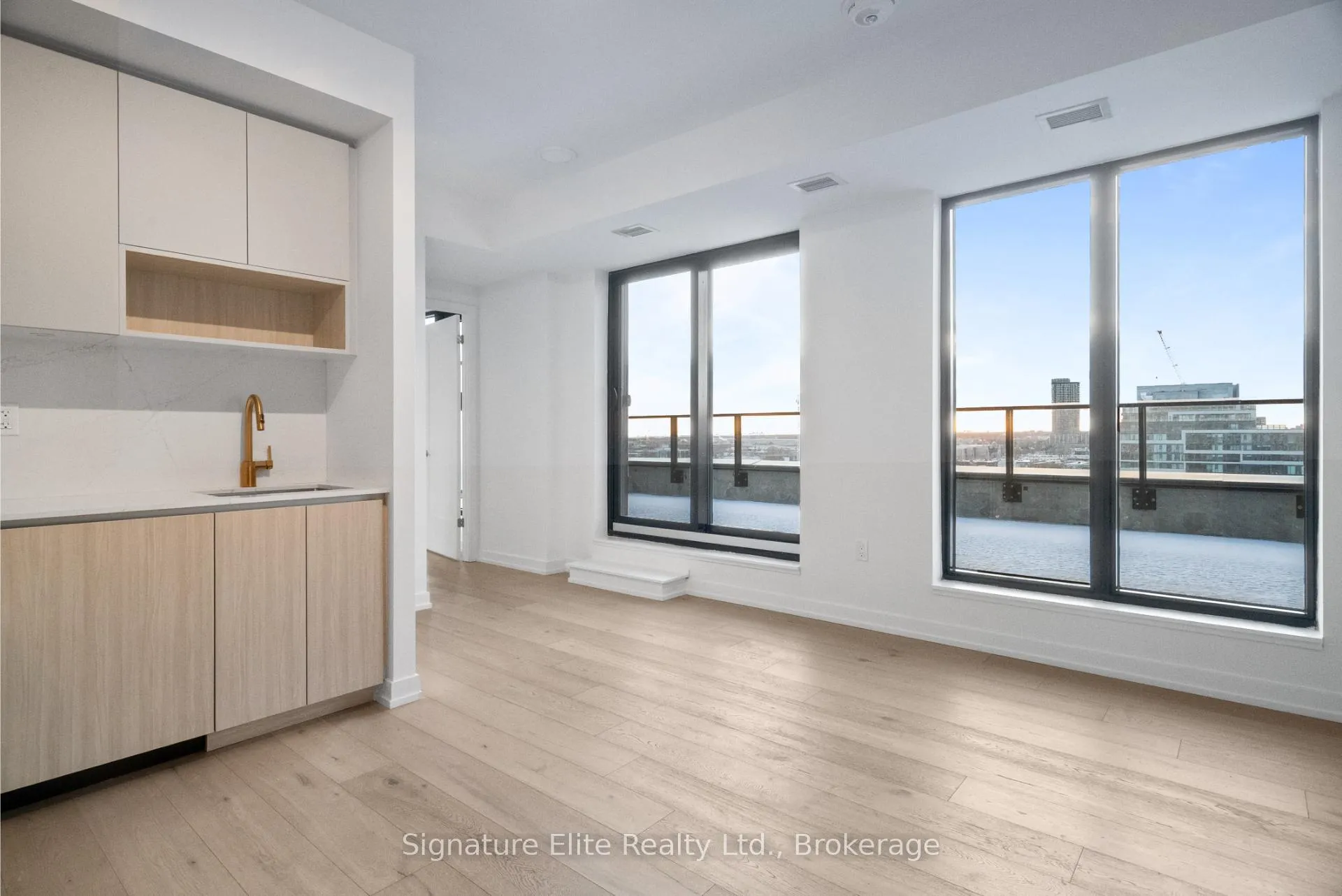Photo 7 of Unit 1014, 801 The Queensway, Etobicoke, Stonegate-Queensway — HOMEH
