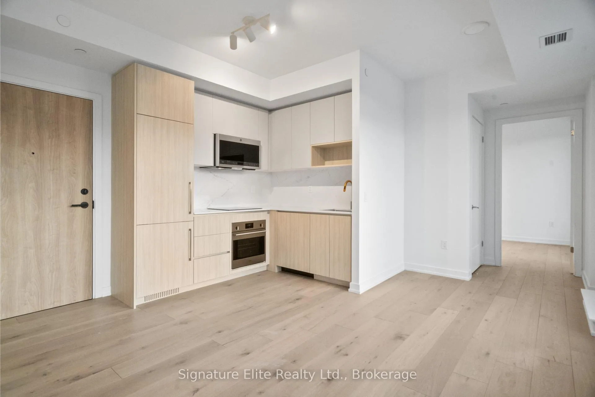 Photo 8 of Unit 1014, 801 The Queensway, Etobicoke, Stonegate-Queensway — HOMEH