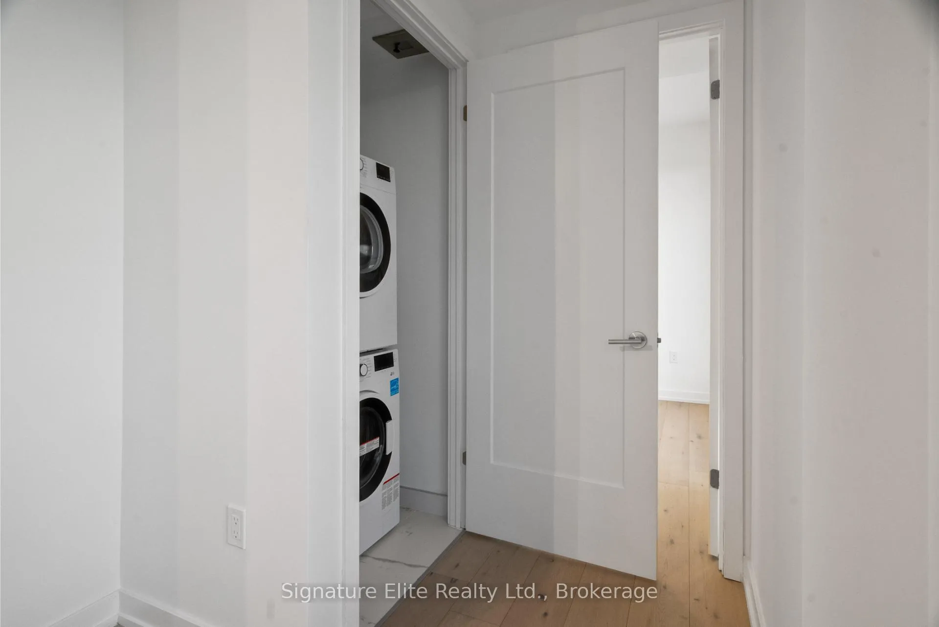 Photo 17 of Unit 1014, 801 The Queensway, Etobicoke, Stonegate-Queensway — HOMEH
