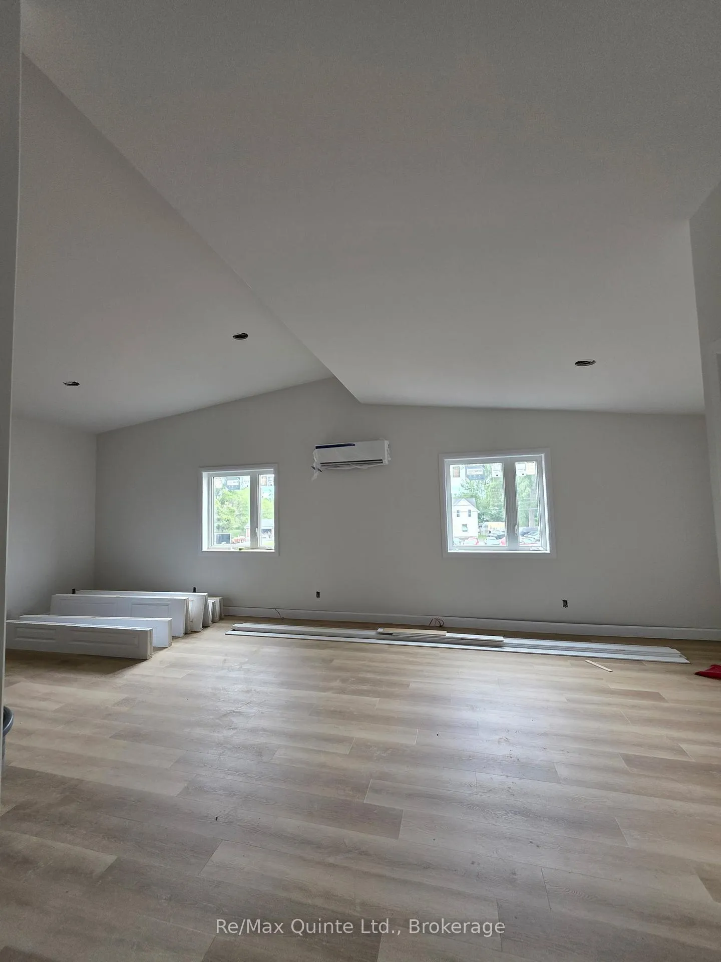Photo 5 of Unit C, 5 Sienna Avenue, Belleville, Belleville Ward — HOMEH