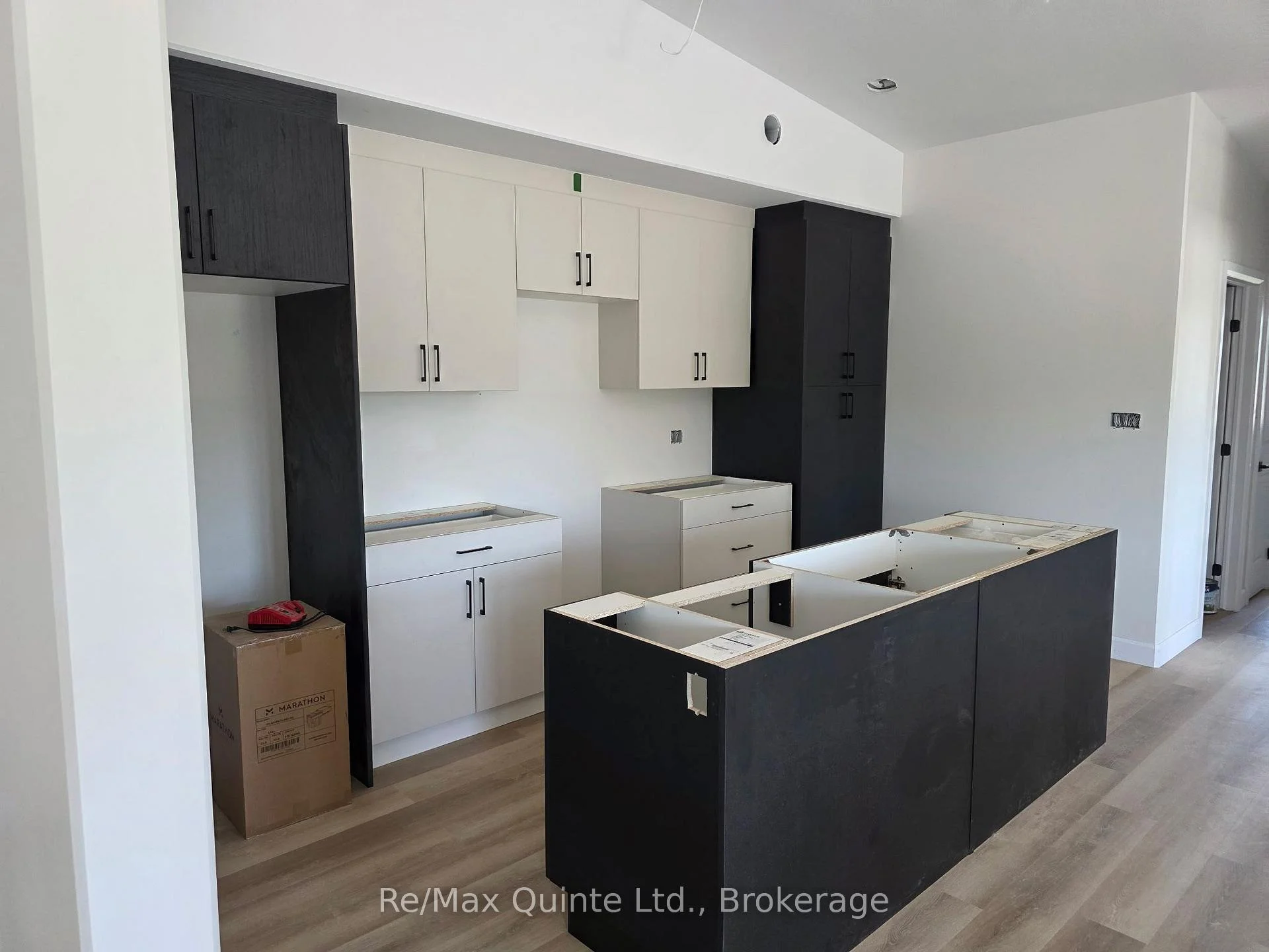 Photo 3 of Unit C, 5 Sienna Avenue, Belleville, Belleville Ward — HOMEH
