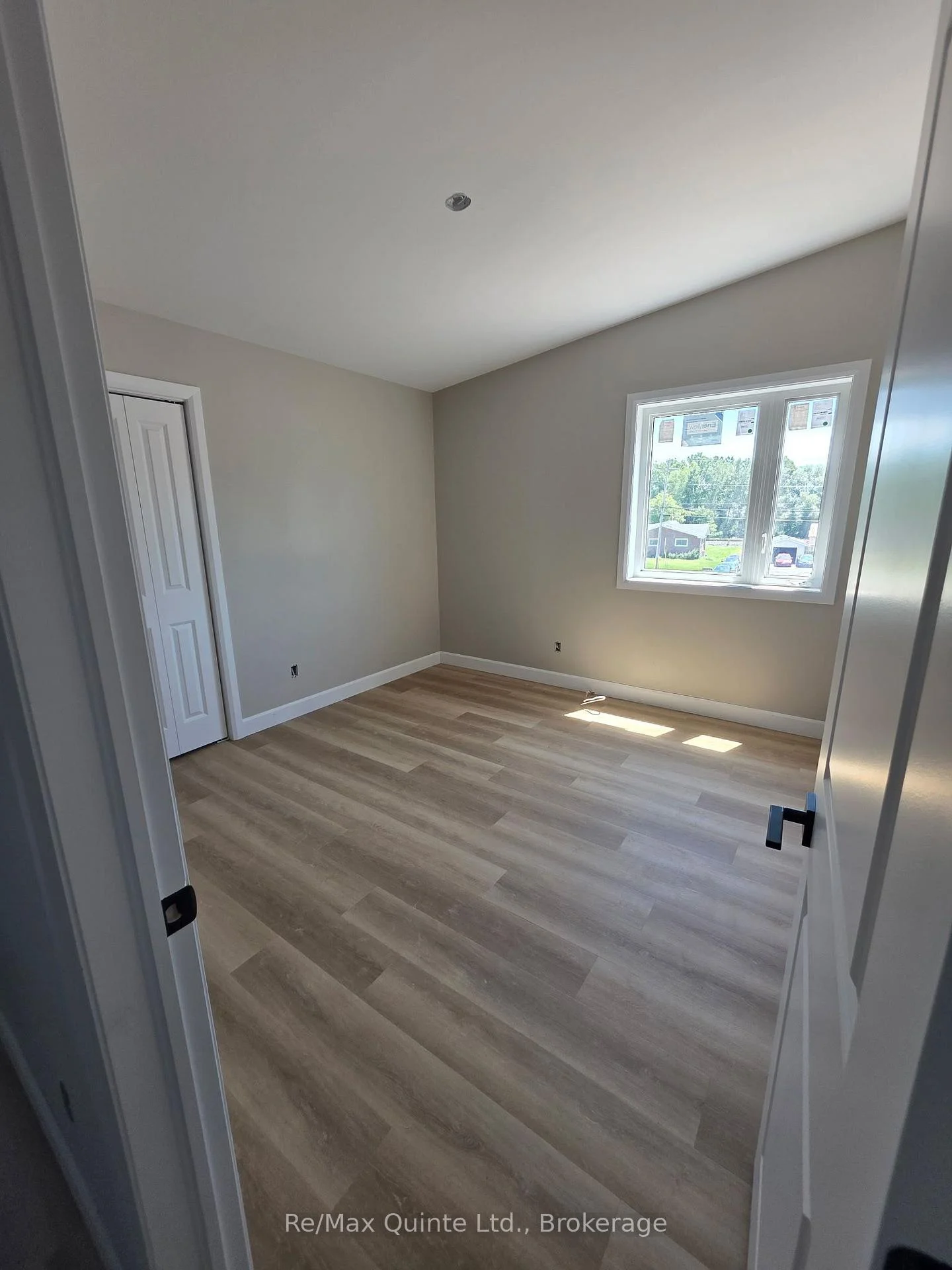 Photo 7 of Unit C, 5 Sienna Avenue, Belleville, Belleville Ward — HOMEH
