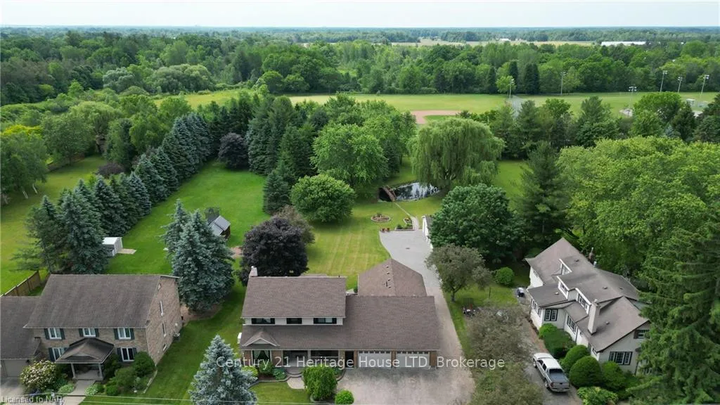 Photo 2 of 1084 Quaker Road, Pelham, Fonthill — HOMEH