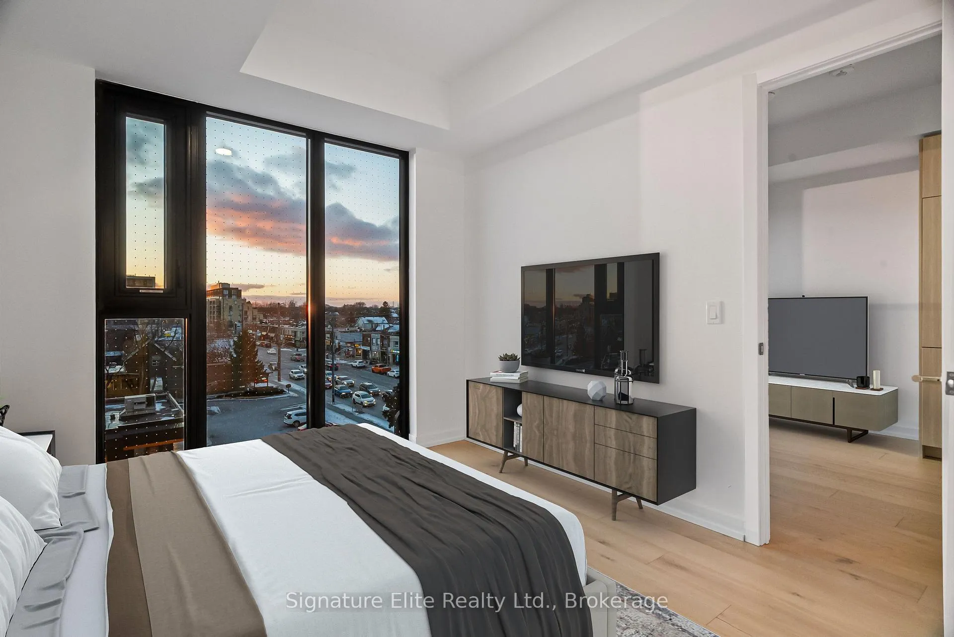 Photo 2 of Unit 520, 801 The Queensway, Etobicoke, Stonegate-Queensway — HOMEH