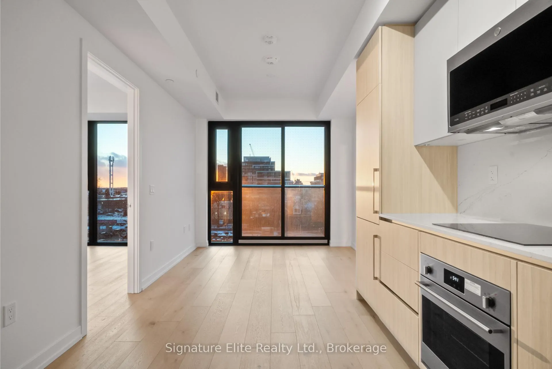 Photo 5 of Unit 520, 801 The Queensway, Etobicoke, Stonegate-Queensway — HOMEH