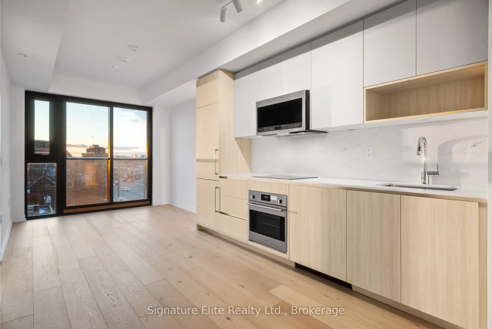 Photo 6 of Unit 520, 801 The Queensway, Etobicoke, Stonegate-Queensway — HOMEH