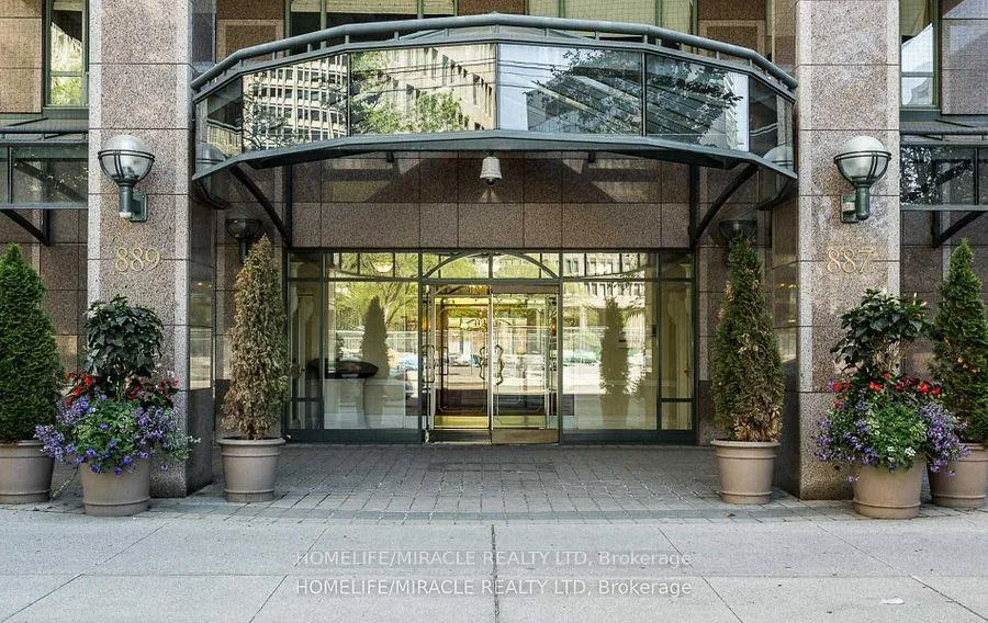 Photo 2 of Unit 304, 887 Bay Street, Toronto, Bay Street Corridor — HOMEH