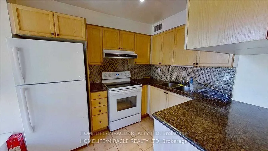 Photo 10 of Unit 304, 887 Bay Street, Toronto, Bay Street Corridor — HOMEH