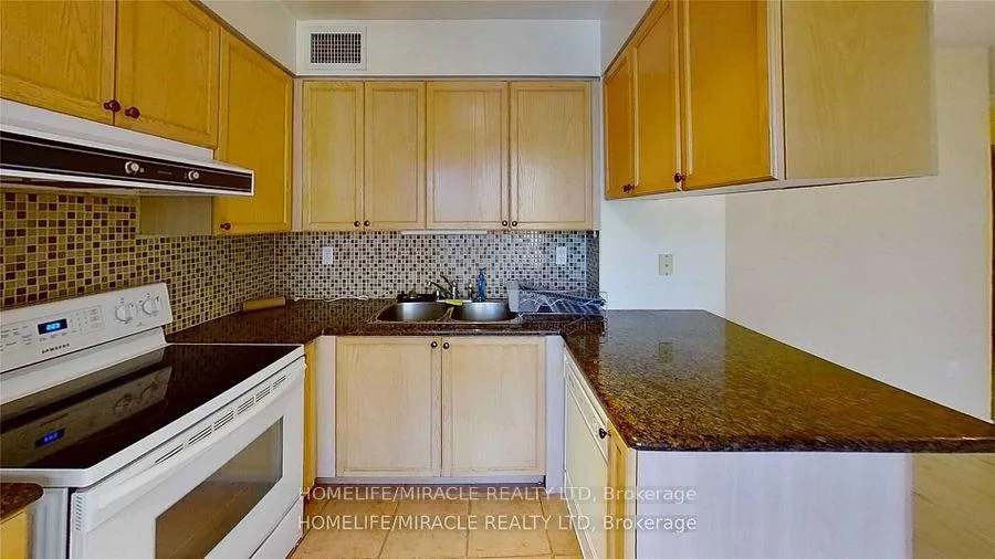 Photo 11 of Unit 304, 887 Bay Street, Toronto, Bay Street Corridor — HOMEH