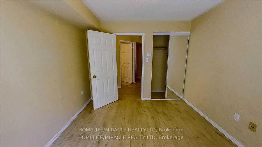 Photo 16 of Unit 304, 887 Bay Street, Toronto, Bay Street Corridor — HOMEH