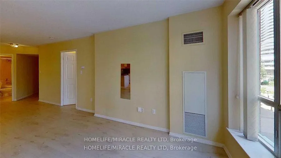 Photo 18 of Unit 304, 887 Bay Street, Toronto, Bay Street Corridor — HOMEH