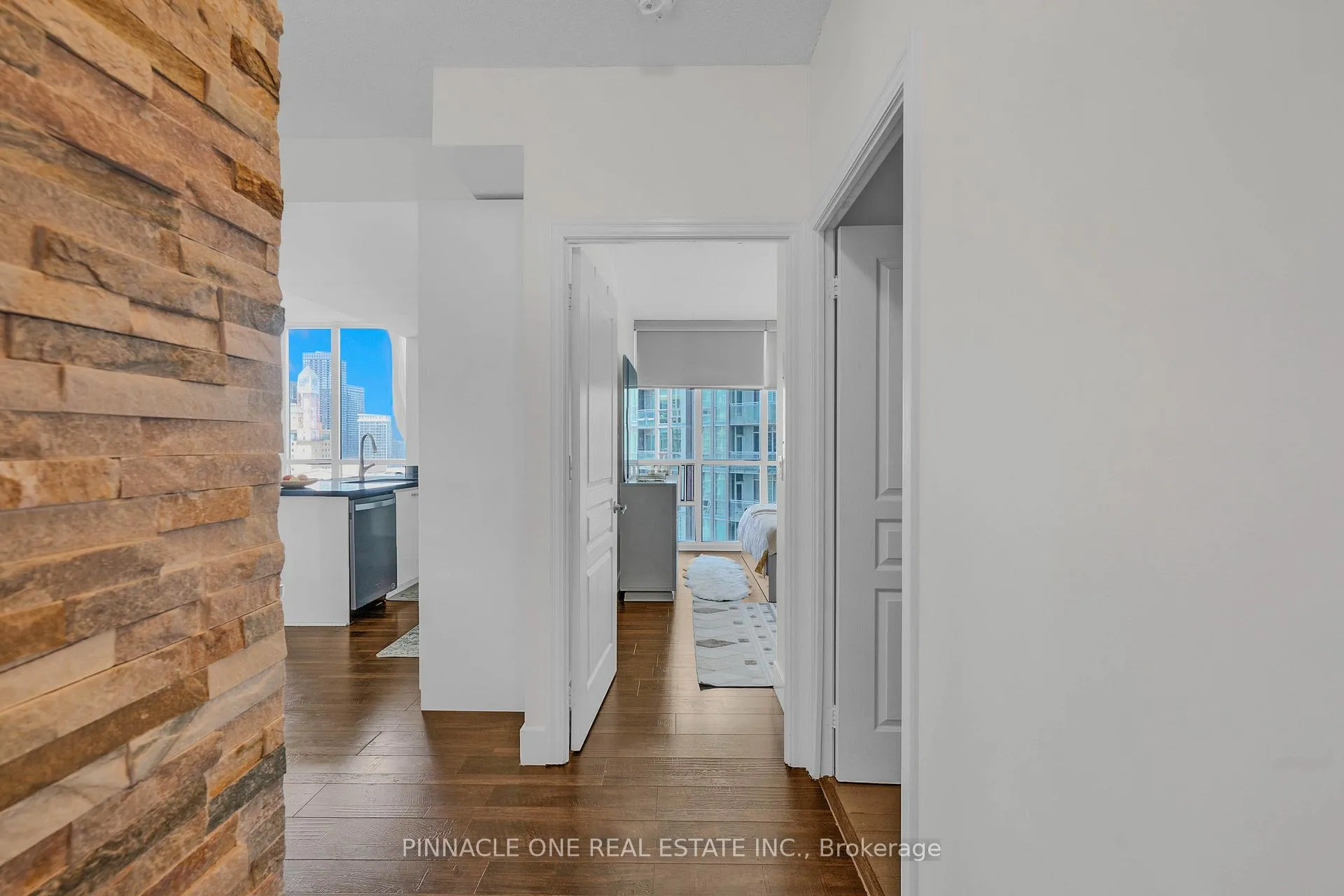Photo 10 of Unit 1712, 223 Webb Drive, Mississauga, City Centre — HOMEH