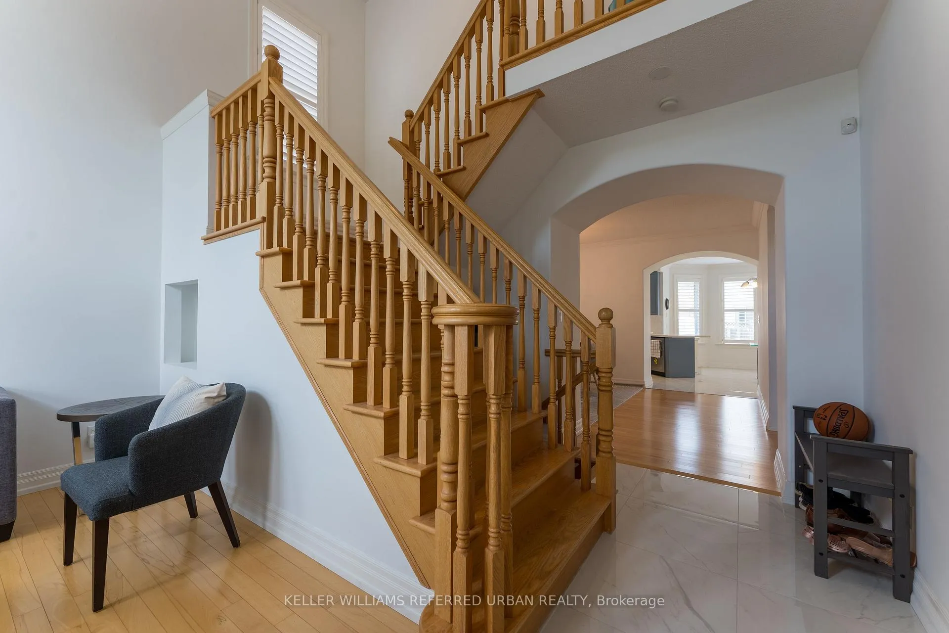 Photo 4 of 25 Ocean Avenue, Vaughan, Vellore Village — HOMEH