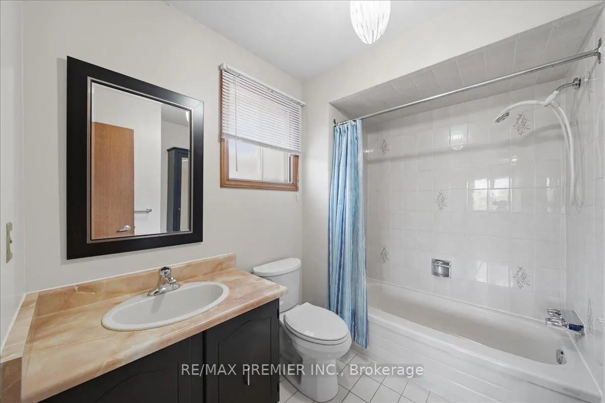 Photo 31 of 130 Jackman Crescent, Vaughan, West Woodbridge — HOMEH
