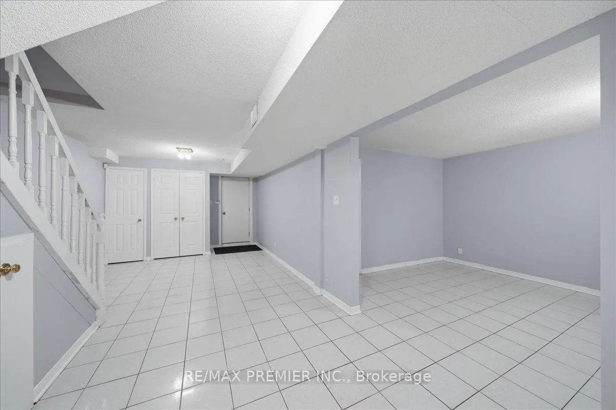 Photo 33 of 130 Jackman Crescent, Vaughan, West Woodbridge — HOMEH