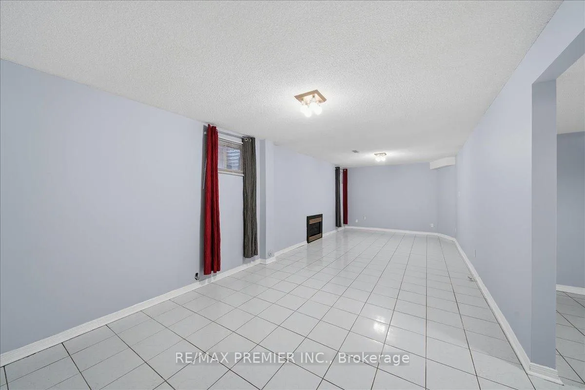 Photo 34 of 130 Jackman Crescent, Vaughan, West Woodbridge — HOMEH
