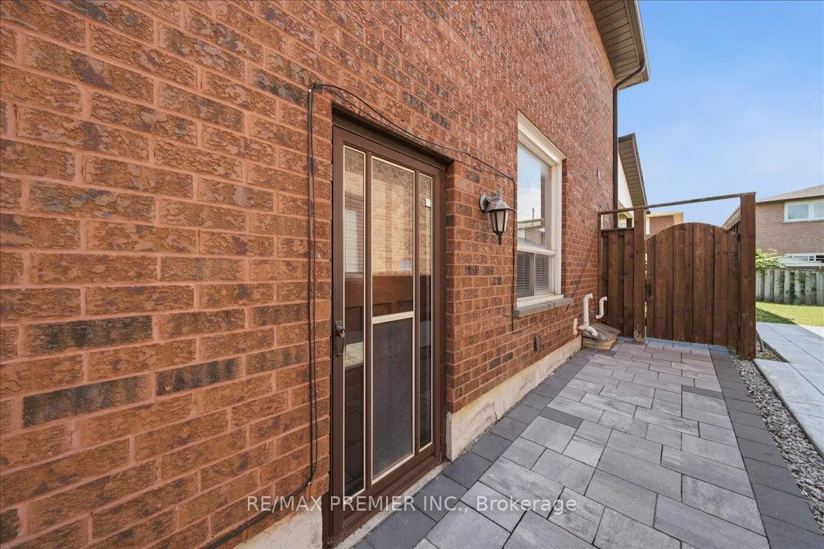 Photo 36 of 130 Jackman Crescent, Vaughan, West Woodbridge — HOMEH