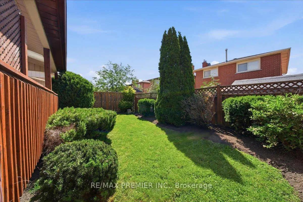 Photo 37 of 130 Jackman Crescent, Vaughan, West Woodbridge — HOMEH