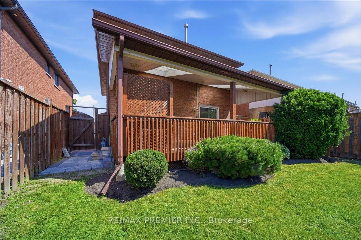 Photo 38 of 130 Jackman Crescent, Vaughan, West Woodbridge — HOMEH