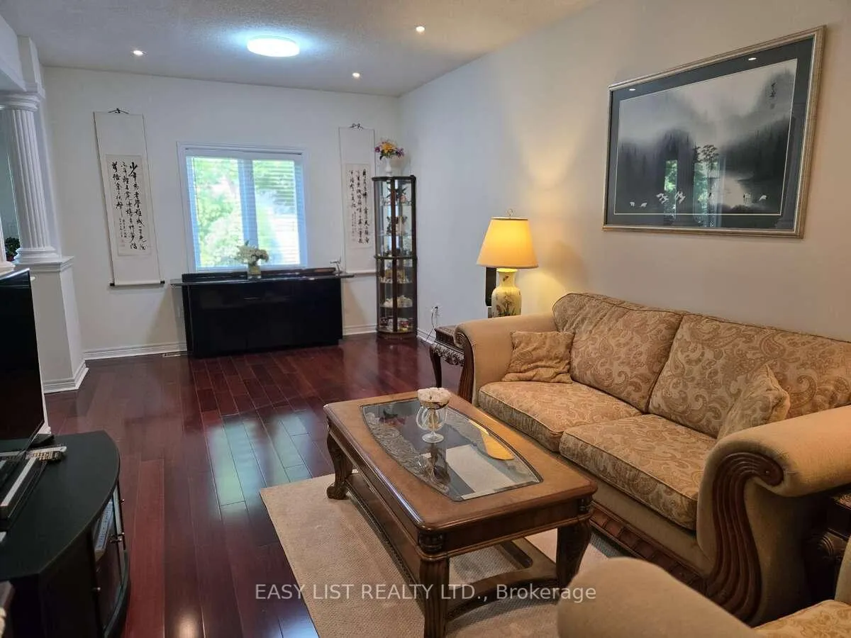 Photo 7 of 171 Stonebriar Drive, Vaughan, Maple — HOMEH